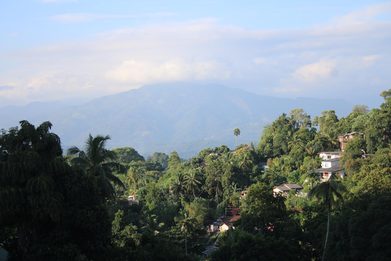Hotel Sky View Grand Kandy Esterno foto